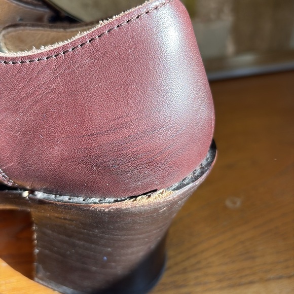 🦥 Kenneth Cole NY 07538 burgundy, leather Mary Janes Block heel flower cut out: - Picture 9 of 9